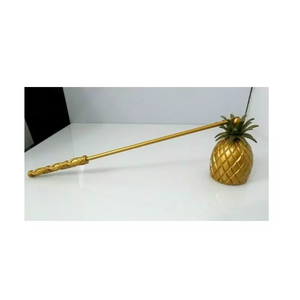 Extincteur de bougie en laiton fait main de la plus haute qualité, motif renne des neiges, dernière vente, finition couleur argent - Product Image 2