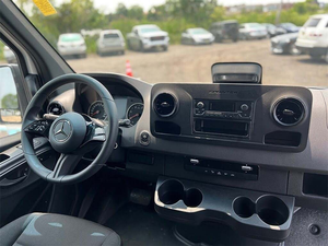 Mercedes-Benz Sprinter 2500 144 Crew SUV RWD Diesel Automatique Blanc 2024 (Occasion - Excellent État) Démarrage à Distance Bluetooth - Product Image 3