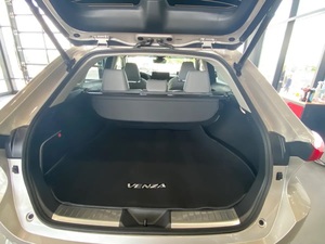 Toyota Venza hybride turbo écologique d'occasion 2021 avec faible kilométrage - Product Image 5