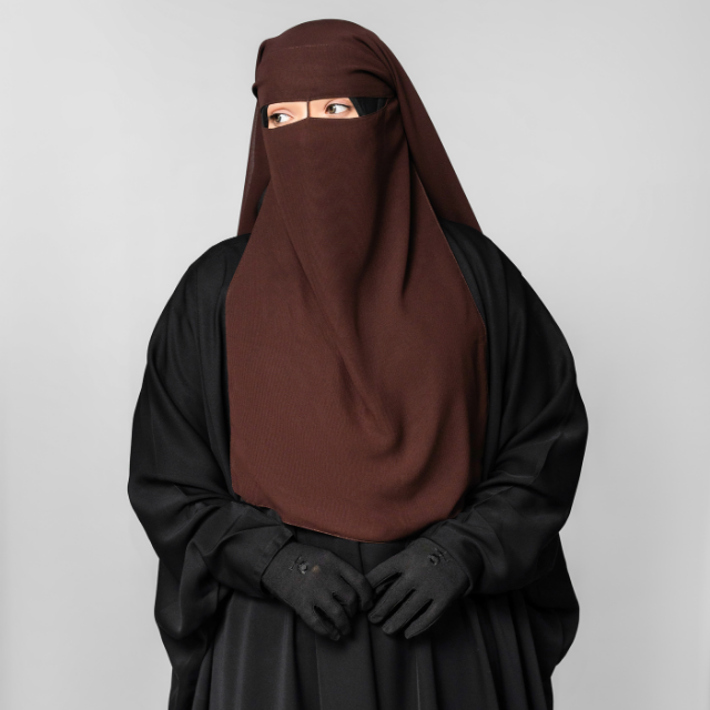 สีน้ำตาล