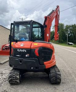 Excavatrice KUBOTA d'occasion KX165/KX057/U55 de 5 tonnes avec moteur et roulements, construction durable pour l'aménagement paysager - Product Image 1