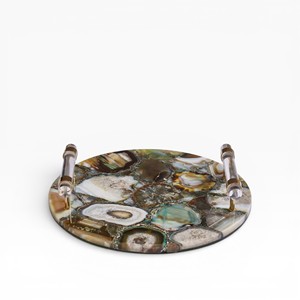 Bandeja Redonda de Ágata Natural Marrón y Gris con Detalles de Cristal en Capas y Asas Artísticas Doradas - Product Image 3