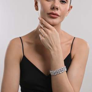 Lujo 18K oro sólido y laboratorio Diamante tachonado pulseras brazaletes alta joyería para mujeres moda lujo joyería accesorios OEM - Product Image 2