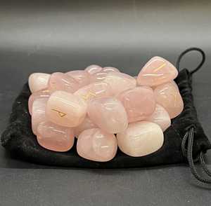 Juego de piedra rúnica caída de cuarzo rosa al por mayor piedras curativas Feng Shui de cristal grabadas talladas para adivinación y meditación - Product Image 5