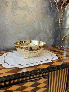 Stand de chocolat conçu chic en forme ronde avec support de chocolat poli à l'or pour le service et le dessert au chocolat - Product Image 4