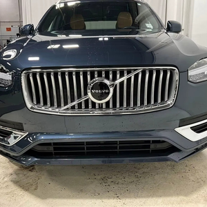 Voiture électrique 7 places XC90 T6 Inscription 2022 avec une autonomie de 501 à 600 km, une puissance de 100 à 150 kW, une batterie de 90 à 110 kWh, origine américaine - Product Image 1