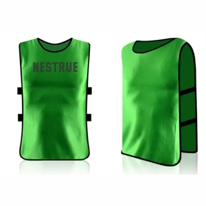 Gilet de sport en maille réversible unisexe pour jeunes avec logo personnalisé bavoirs de football col en V nom personnalisé Pinnie pour entraînement de basket-ball et de football OEM - Product Image 3