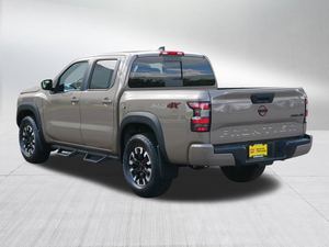 Muy Buen Estado, Nissan Frontier PRO-4X 2024 Usada, Cabina Doble, 4x4 - Product Image 2