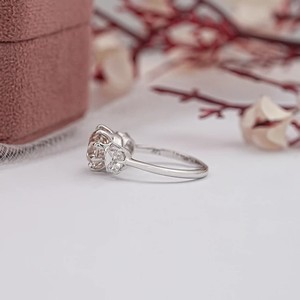Excelente calidad Natural 14K oro blanco Tri Diamond Old Mine cojín corte anillo de compromiso para mujeres bisel ajuste boda fina - Product Image 4