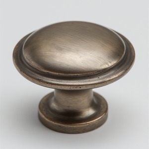 Poignée de porte antique en bronze avec motifs floraux vintage ajoutant de l'élégance luxueuse et du charme patrimonial. - Product Image 6