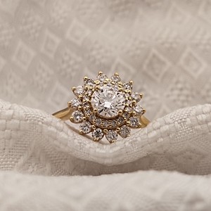 Bague en diamant CVD de haute qualité certifiée IGI conçue sur mesure pour les femmes pour les occasions de fête - Product Image 5