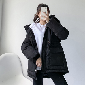 Chaqueta acolchada recortada acolchada personalizada al por mayor para mujer de lona transpirable con procesamiento de punto de temporada de invierno - Product Image 4