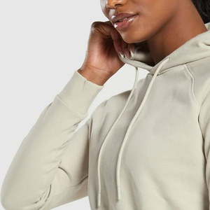 เสื้อฮู้ดผู้หญิงแขนยาวแบบสั้นพร้อมโลโก้ตามสั่งปัก OEM ODM เสื้อผ้าลำลองส่วนบุคคลจากโรงงานโดยตรง - Product Image 6