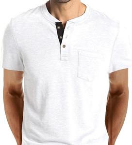 Camiseta de corte clásico diseñada para brindar durabilidad y estilo con textura suave, ideal para looks casuales diarios. - Product Image 3