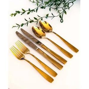 Ensemble de couverts en acier finition or élégante pour des dîners raffinés, la maison, les hôtels, les fêtes et la mise en place de tables de mariage, provenant d'Inde - Product Image 1