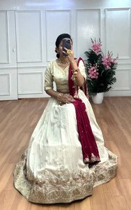 La última ropa de boda india para mujeres con el diseñador Lehenga Choli y Dupatta Ideal para ceremonias de compromiso Funciones de Sangeet - Product Image 6