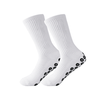 2025 nouveauté hommes logo personnalisé Premium coton anti-dérapant plaine Grip Pilates chaussettes de sport équipage intérieur Silicone chaussettes antidérapantes