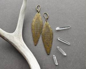 Boucles d'oreilles Boho Bronze Shield Big Brass Statement Dangle Jewelry pour le festival et le style égyptien - Product Image 3