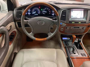 Lexus L-X 4-70 2004 Usado, Volante a la Izquierda - Product Image 4