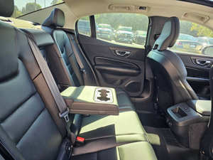 Vo-lvo S60 2022 en parfait état - Product Image 3