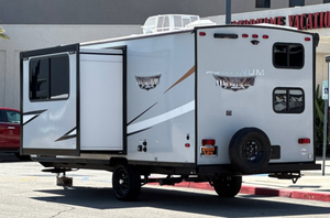 Autocaravana de Viaje Industrial 2023, Garantía de 3 Años, Área de Dormir Confortable, Cocina, Baño, Autonomía NEDC de 601-700 km - Product Image 6