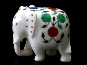 Éléphant en albâtre, pierre naturelle, décoration intérieure et extérieure, éléphant en marbre blanc avec incrustation de pierres colorées - Product Image 4