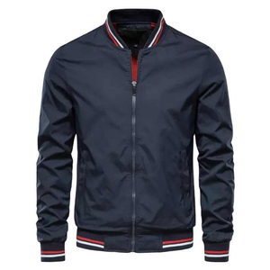 แจ็คเก็ตบอมเบอร์แบบมีฮู้ดสำหรับฤดูหนาว High Street แบบกลับด้านได้สำหรับผู้ชาย ขายส่ง OEM พิมพ์โลโก้ตามสั่ง แขนยาวเต็มตัว - Product Image 4