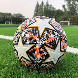 Balón de fútbol de PVC negro de alta calidad Sialkot, tamaño 5 para adultos, Balón de partido oficial para niños, entrenamiento diario profesional al aire libre - Product Image 5