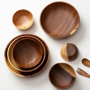 Guide de menuisier et de sculpture pour la création d'un saladier en bois écologique unique pour les fêtes par Crescent Crafts - Product Image 1