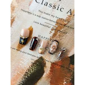 Midnight Devotion - Uñas Postizas Elegantes y con Estilo - Product Image 4