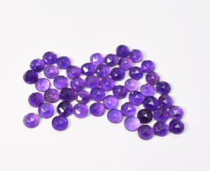 พลอยอะมีทิสต์ธรรมชาติทรงกลมเจียระไนแบบโรสคัท ขนาด 8 มม. น้ำหนัก 100 กะรัต จำนวน 50 ชิ้น - Product Image 3