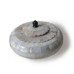 Boîte à bijoux artisanale personnalisée en incrustation de nacre et d'os, rangement décoratif de luxe fait à la main, parfait pour la maison et les cadeaux - Product Image 6