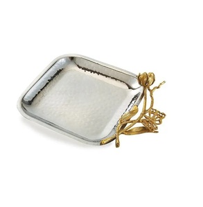 Bandeja de servicio de metal de la mejor calidad para servir restaurante de diseño único y bandeja decorativa para el hogar. - Product Image 1
