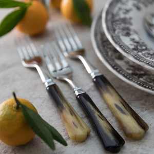 Juego de cubiertos de metal hechos a mano de alta calidad con asas de cuerno únicas Vajilla principal para cocina para regalos de negocios - Product Image 2