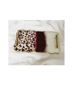 Plateaux en résine colorés avec un design artisanal en métal et un motif végétal pour l'organisation de la chambre des enfants, jouet décoratif amusant pour le rangement - Product Image 4