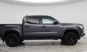 Ta-co-ma S-R-5 V6 Doble Cabina 4WD Usada de Élite, Año 2021 - Product Image 3