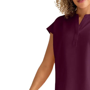 Calidad superior mujeres Hospital Enfermeras Scrubs Venta al por mayor todos los colores y tamaños disponibles fácil de usar Hecho con poliéster - Product Image 5