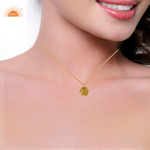 Collier pendentif fleur en zircon plaqué or 18 carats, design unique fait main, dernier modèle, fabricant de bijoux semi-fins - Product Image 3