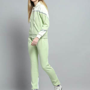 Chándal Deportivo de Alta Calidad para Mujer, Diseñado para Gimnasio, Correr y Uso Casual, Ligero, Elegante y Cómodo - Product Image 2