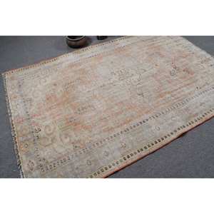 Tapis turc vintage en laine orange et beige de 55x82 pieds, tissage plat classique avec motif patchwork, décor élégant et rustique - Product Image 2