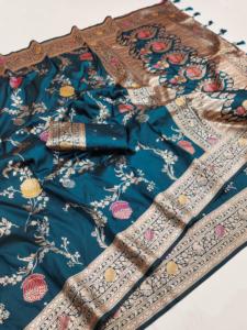 Saree en soie Banarasi fait à la main avec Zari et Meenakari Belle Pallu avec bordure et glands Parfait pour les occasions spéciales - Product Image 5