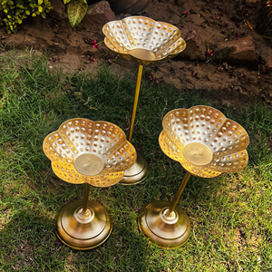 ชุดกระถางต้นไม้โลหะขนาดเล็กแบบตั้งพื้น 3 ใบ - ดีไซน์ทันสมัย สวยหรู - Product Image 1