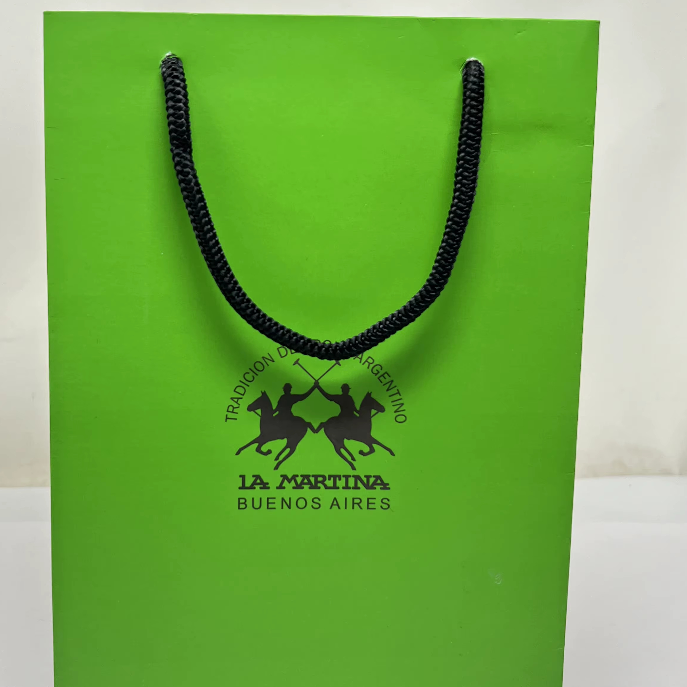 Custom Printed White 170 GSM Art Paper Bags Ribbon Handle Luxury Boutique Craft Retail Packaging Matte Finish Custom Size Gift