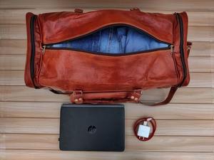 Sac de voyage en cuir véritable pour hommes de style vintage fait à la main avec motif de bonbons - Product Image 4