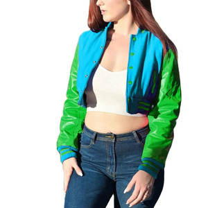 Chaqueta Universitaria Personalizada de Alta Calidad, Chaqueta de Béisbol Vintage con Mangas de Cuero para Mujer, Chaqueta Corta - Product Image 1