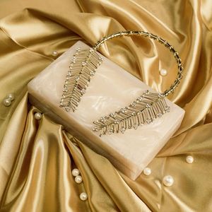 Bolso de Mano de Resina de Lujo ÚNICO CONECTADO, de Alta Calidad, con Diseño de Bordado y Pedrería, Diseño Ecológico de Verano, al Mejor Precio - Product Image 6