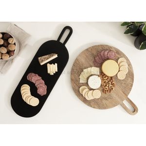 Bandeja de madera de acacia de diseño elegante en color tostado cálido con forma rectangular moderna y acabado pulido, ideal para entretener - Product Image 1