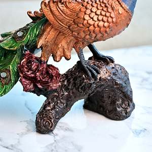 รูปปั้นนกยูงบนลำต้นไม้ ทำจากเรซิ่น งานแฮนด์เมด ลายสัตว์ - Product Image 4