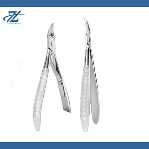 Juego de Cortaúñas Profesional de Acero Inoxidable Reutilizable y Duradero - Cortacutículas Portátil y Afilado, Tijeras Curvas para Manicura y Arte de Uñas - Product Image 4