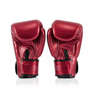 ถุงมือชกมวย Fairtex สีแดงเงา รุ่นโปร คุณภาพพรีเมียม หนังวัวแท้ สำหรับศิลปะการต่อสู้ มวยไทย และการฝึกซ้อม - Product Image 3